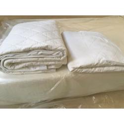 Mattress Protector Superking size (to fit mattress 6ft wide)