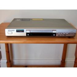 Pioneer DV-565 SACD/DVD + original remote control and instruction leaflet