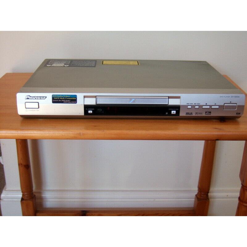 Pioneer DV-565 SACD/DVD + original remote control and instruction leaflet