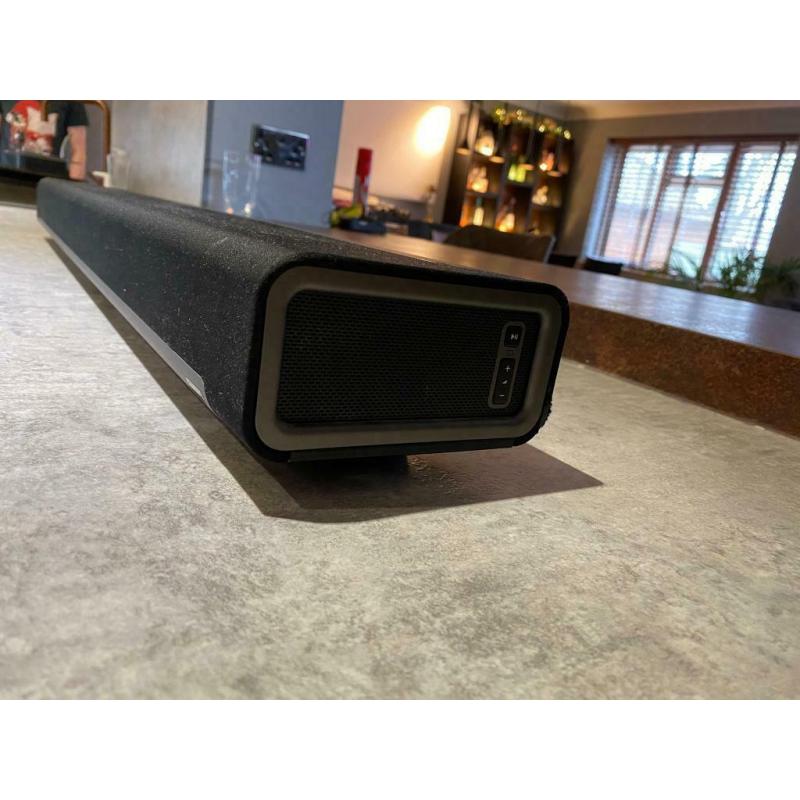 Sonos Play Bar and Sonos Play One (x2)
