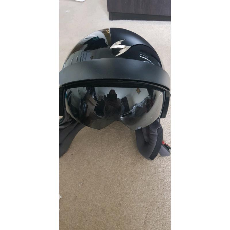 Motorcycle helmet