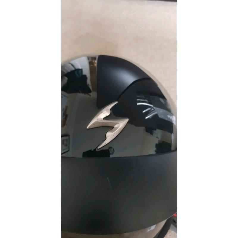 Motorcycle helmet