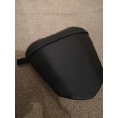 Yamaha R6 pillion seat