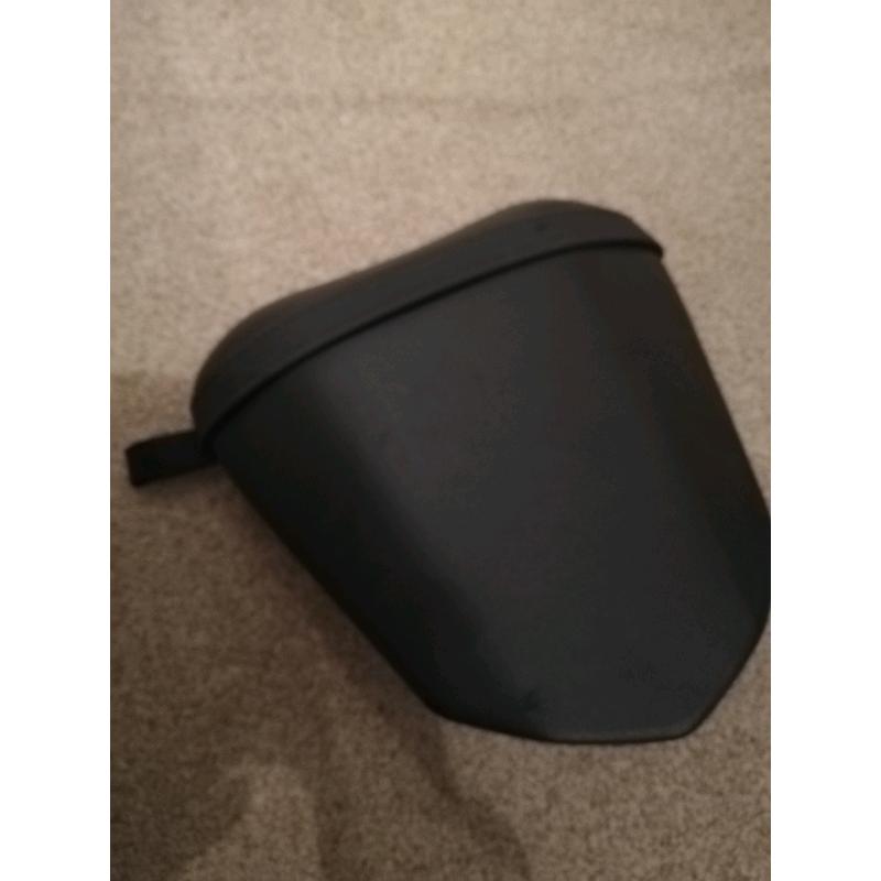 Yamaha R6 pillion seat