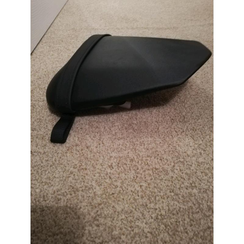 Yamaha R6 pillion seat
