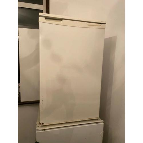 Lec fridge freezer