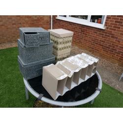 Collapsible storage containers
