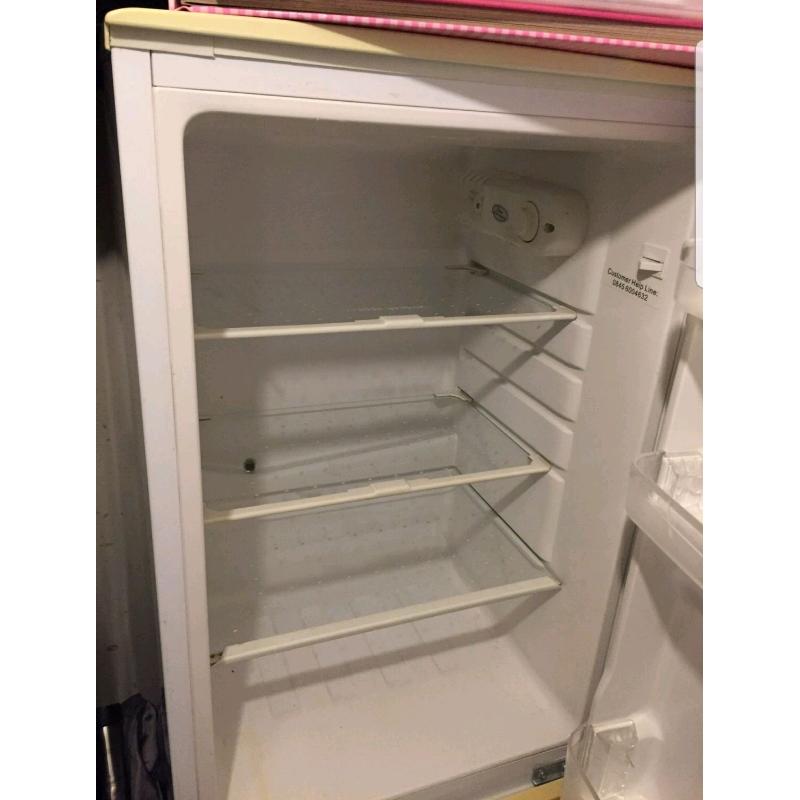 Good Fridge freezer All Working Good Condition Can Deliver ?10 Locally