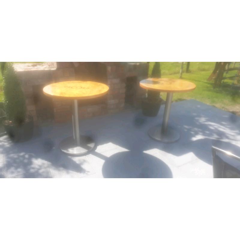 Bar/cafe tables