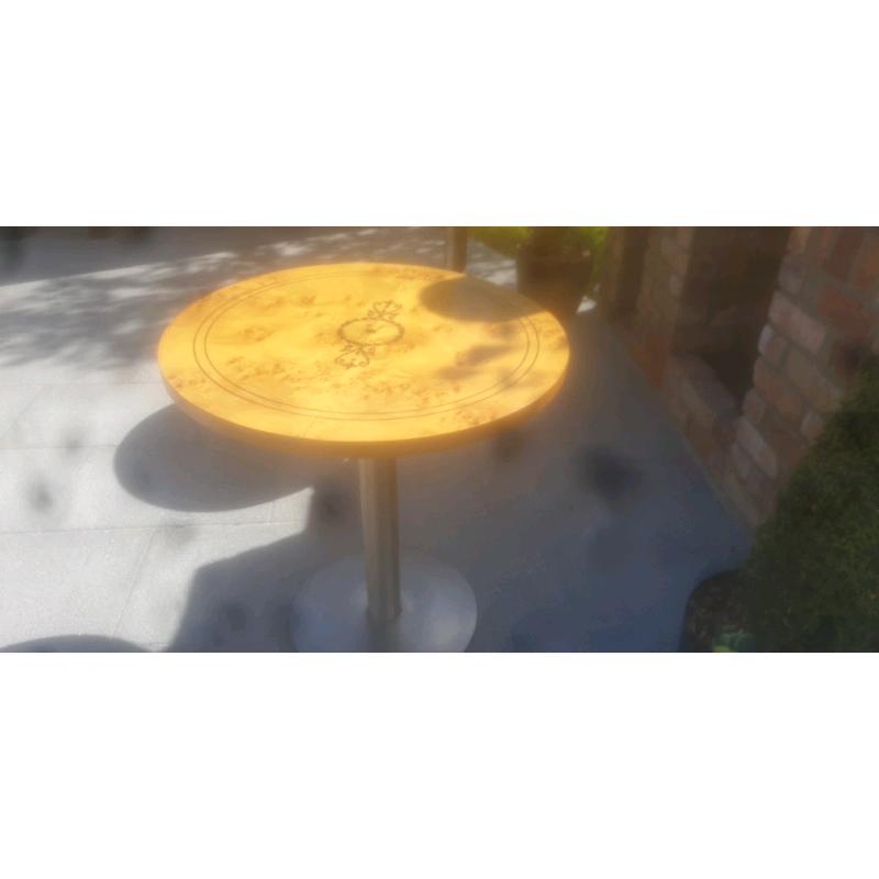 Bar/cafe tables