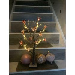 Small light up tree with 3 large baubles