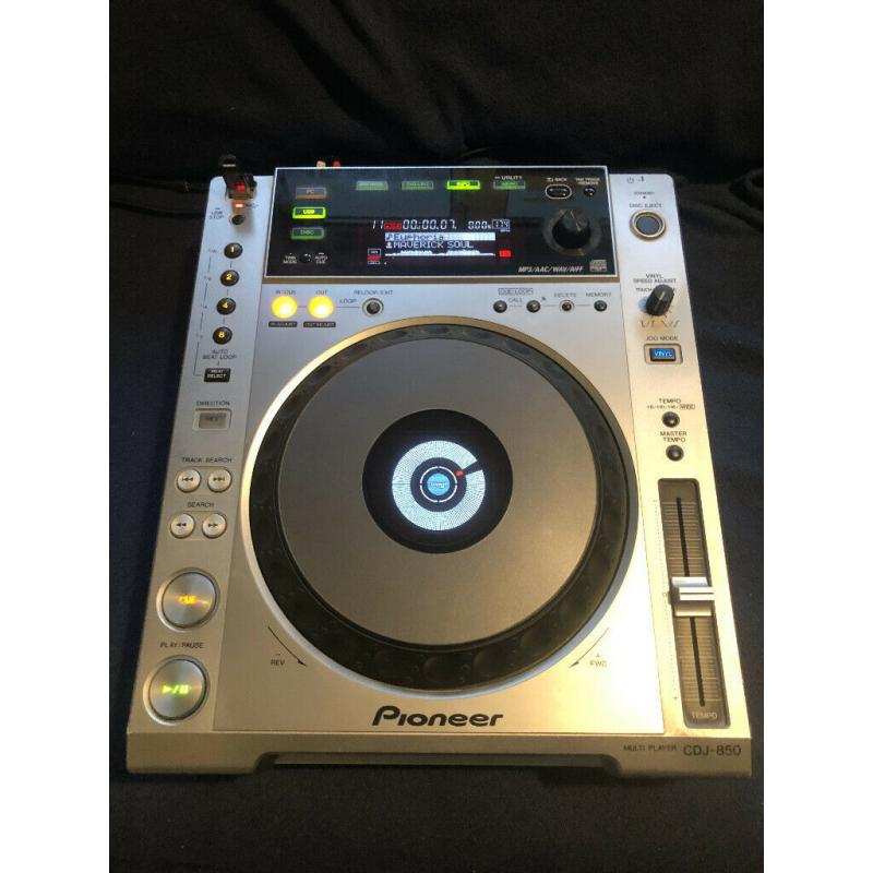 Pioneer CDJ 850 USB & CD Turntable
