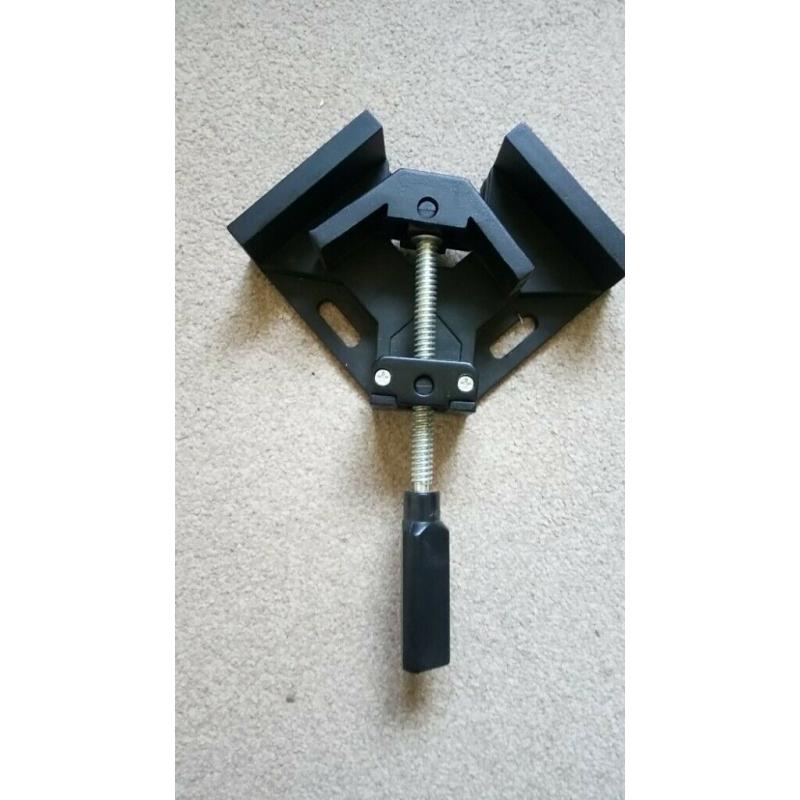 Corner clamp for 90deg fixing, picture frames etc.