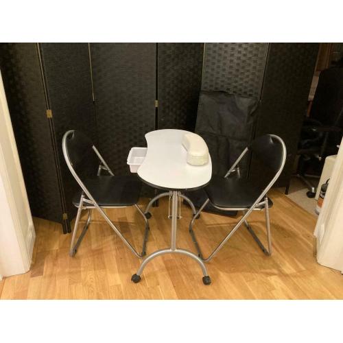 Manicure table