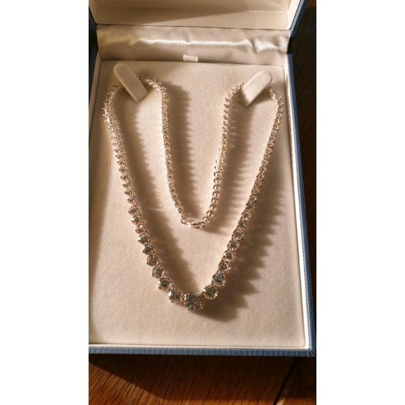 Exquisite necklace. Perfect Xmas present