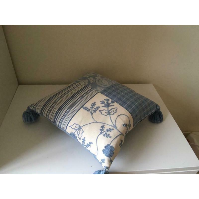 Square Cushion