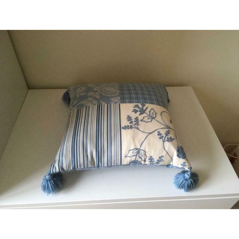 Square Cushion