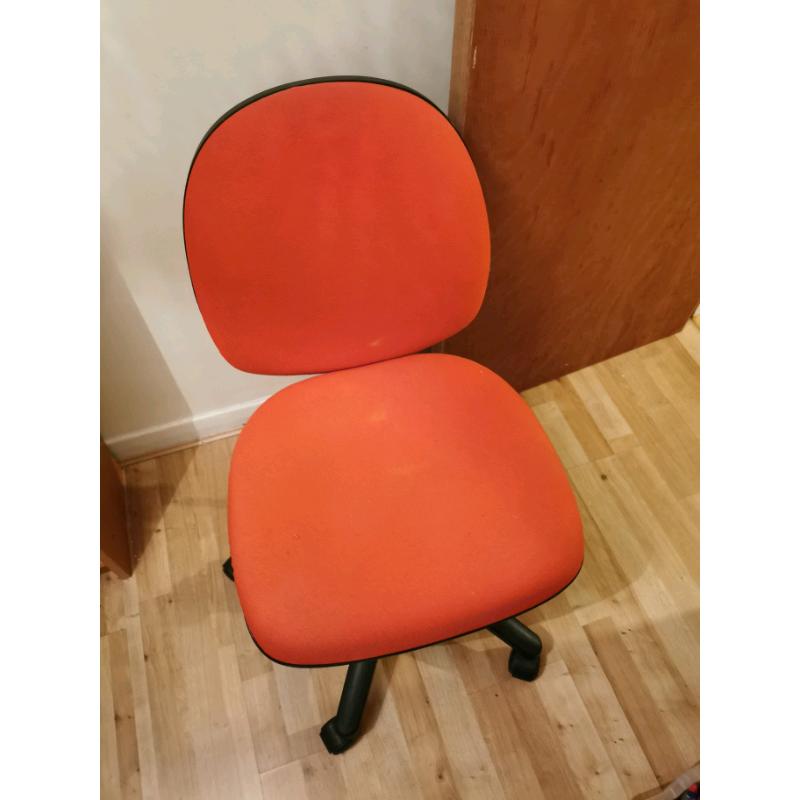 Swivel chair - Red - Used