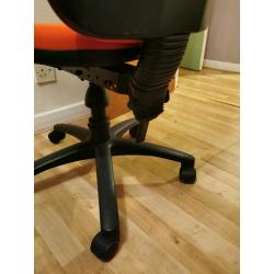 Swivel chair - Red - Used