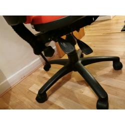 Swivel chair - Red - Used