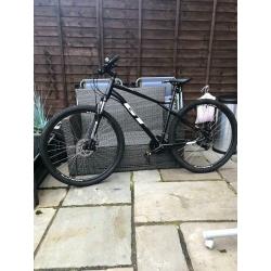 GT ALL TERRA LARGE MOUNTAIN BIKE