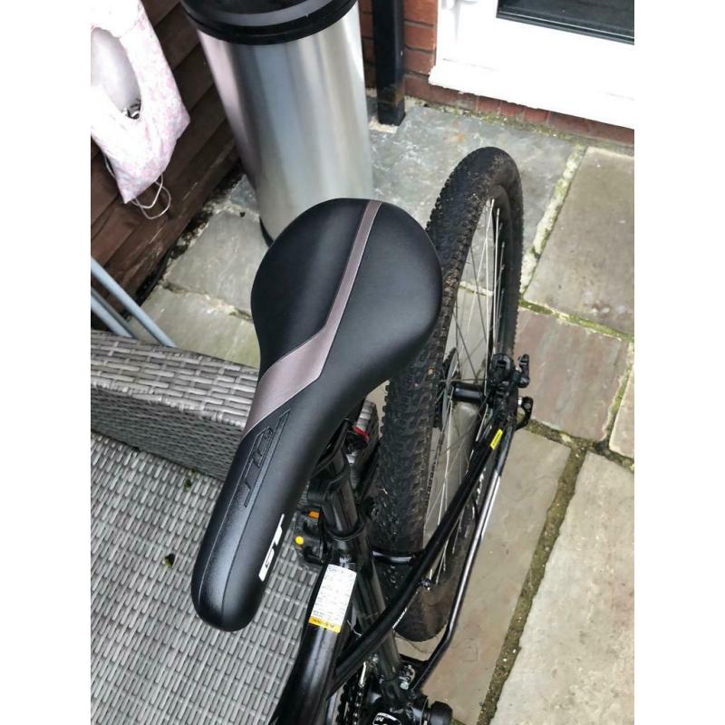 GT ALL TERRA LARGE MOUNTAIN BIKE