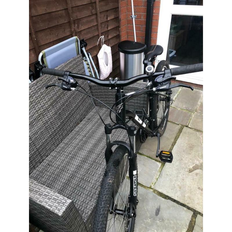 GT ALL TERRA LARGE MOUNTAIN BIKE