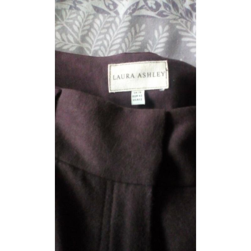 Ladies' trousers (Laura Ashley) - free