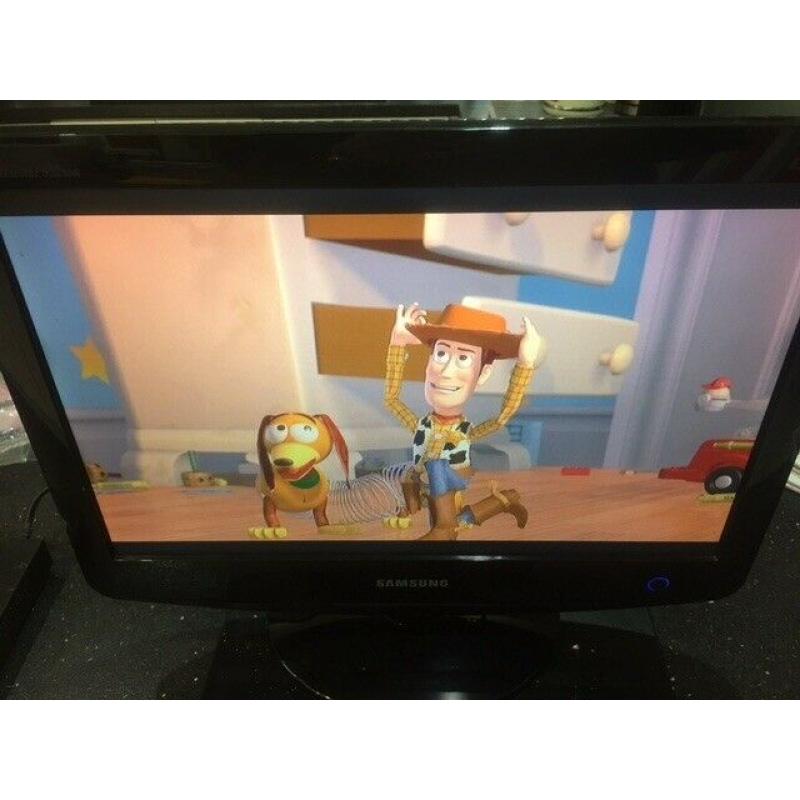 Samsung SyncMaster 932MW 19" inch LCD TV Freeview Fitted HDMI great for Gaming