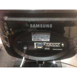 Samsung SyncMaster 932MW 19" inch LCD TV Freeview Fitted HDMI great for Gaming