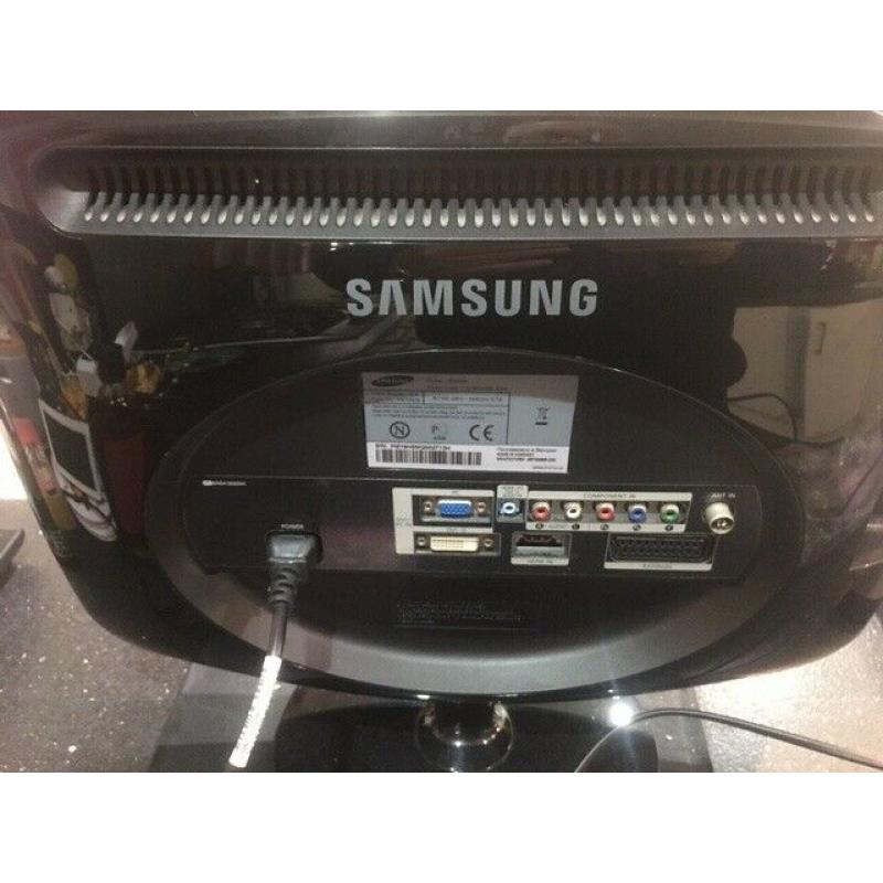 Samsung SyncMaster 932MW 19" inch LCD TV Freeview Fitted HDMI great for Gaming