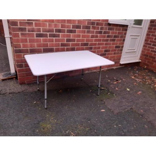 Camping/Caravaning Folding Adjustable Table