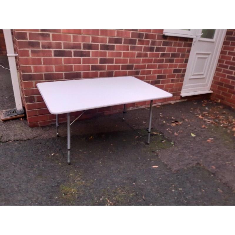 Camping/Caravaning Folding Adjustable Table