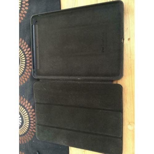 iPad case (early ipad, possibly 3). Apple. ?2
