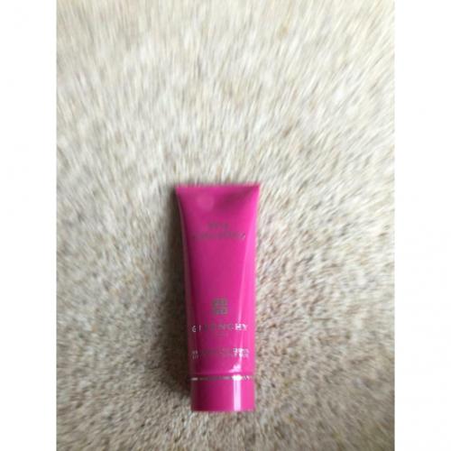 Givenchy very irresistible body lotion