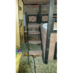 Wooden Cat House/Kennel/Shelter