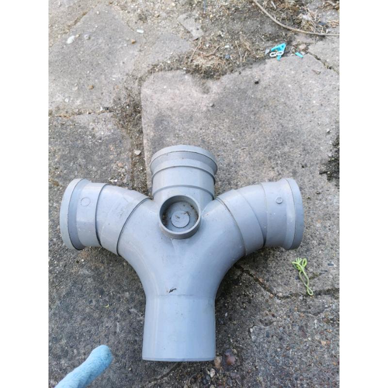 Plastic drainage t section