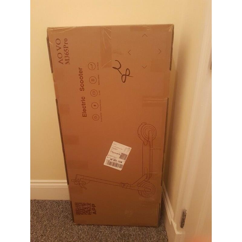 Electric Scooter - AOVO M365 Pro - Xaiomi copy still in box