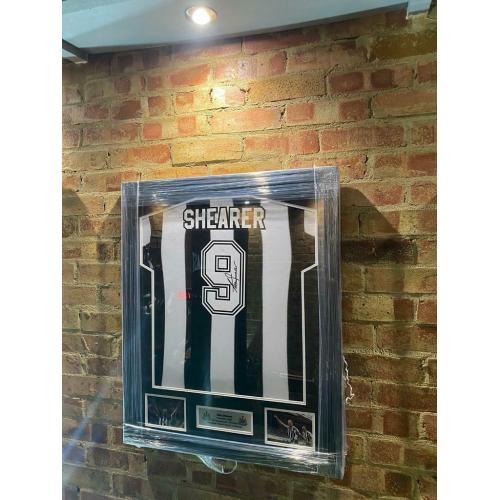 Signed football shirt - Alan Shearer