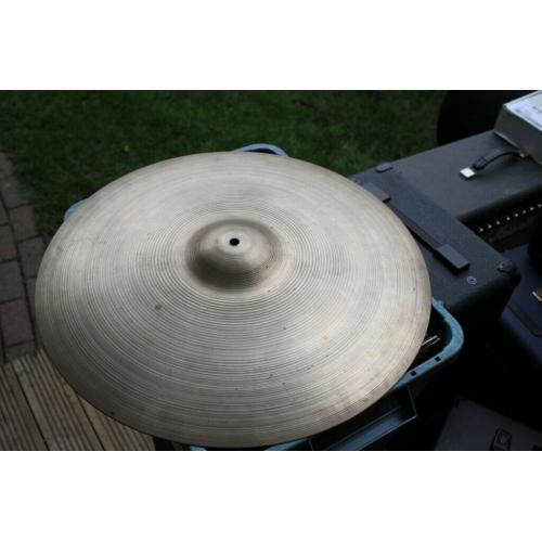 Avedis Zildjian 22 inch ride cymbal - Heavy - '70s - Vintage