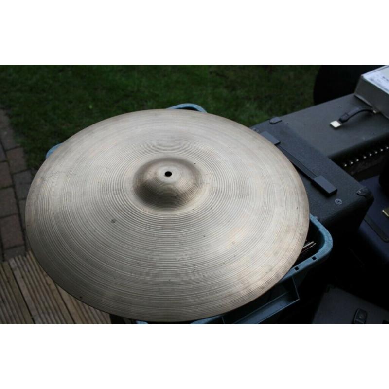 Avedis Zildjian 22 inch ride cymbal - Heavy - '70s - Vintage