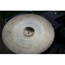 Avedis Zildjian 22 inch ride cymbal - Heavy - '70s - Vintage