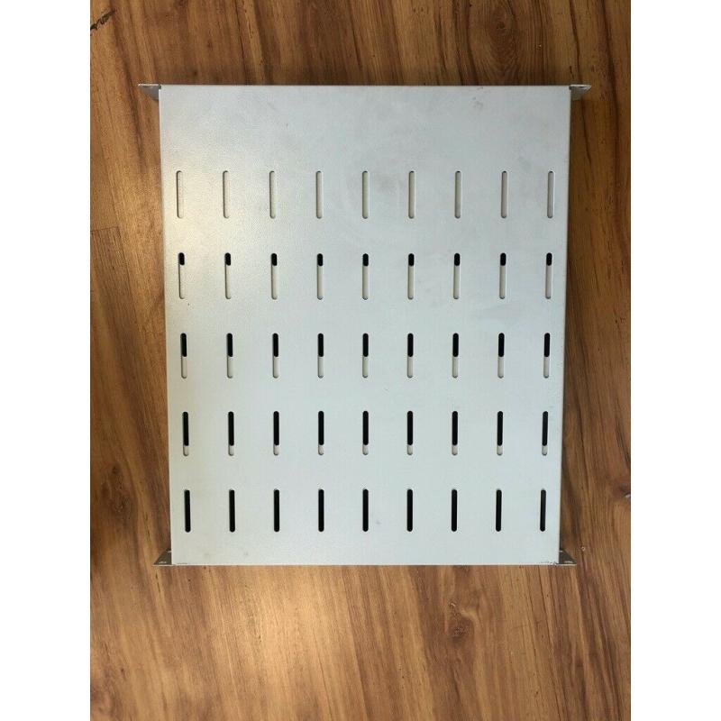 1U 19? extending server cabinet shelves (4 available)
