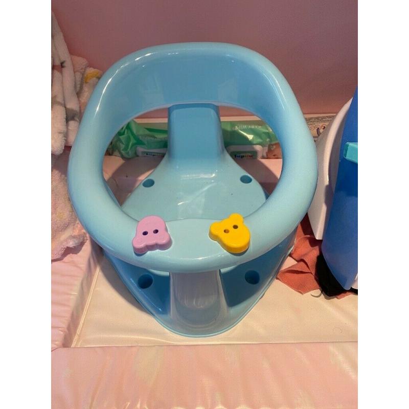 Baby bath seats