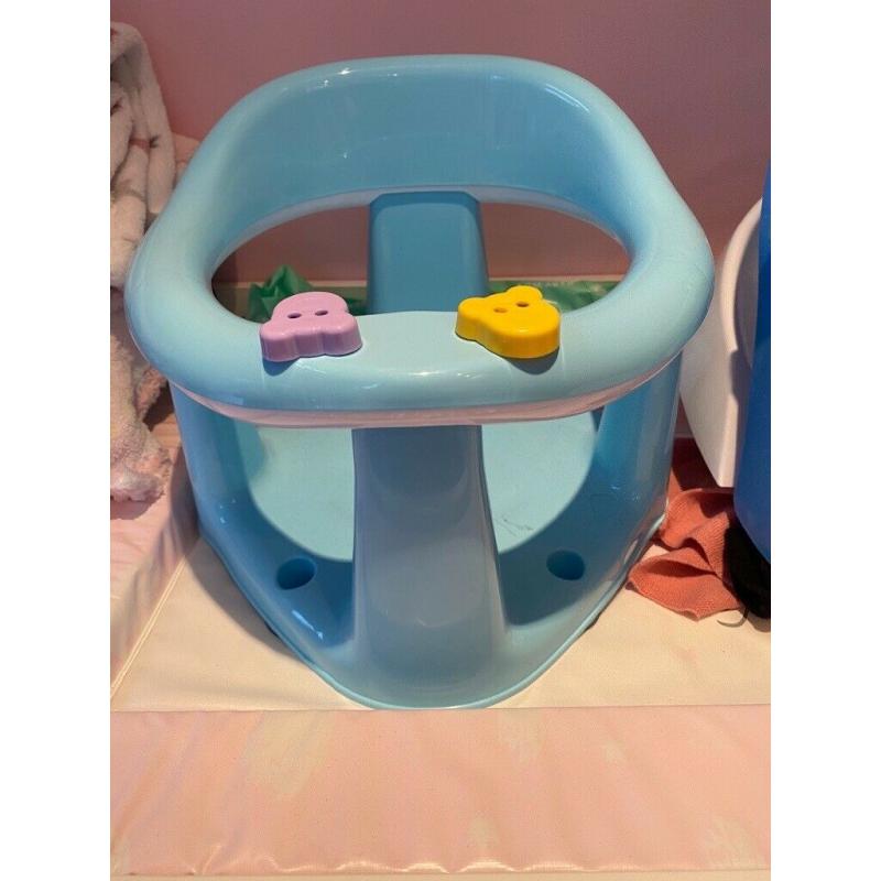 Baby bath seats