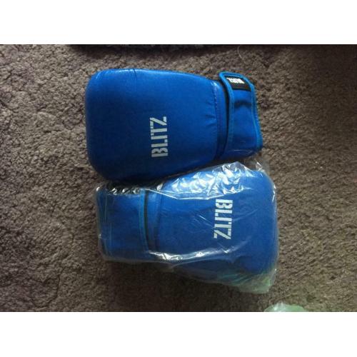 New blitz gloves 8oz