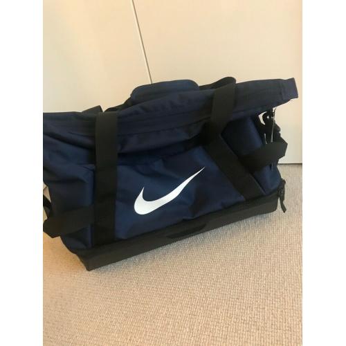 BRAND NEW Nike Sports or Overnight Bag