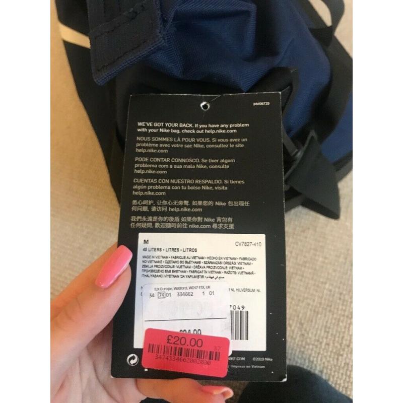 BRAND NEW Nike Sports or Overnight Bag