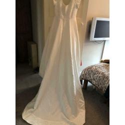 Ivory wedding gown