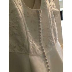 Ivory wedding gown